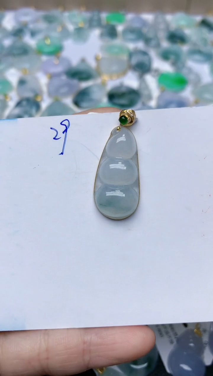 【闪购商品】翡翠颈饰18K金镶嵌天然翡翠A货    