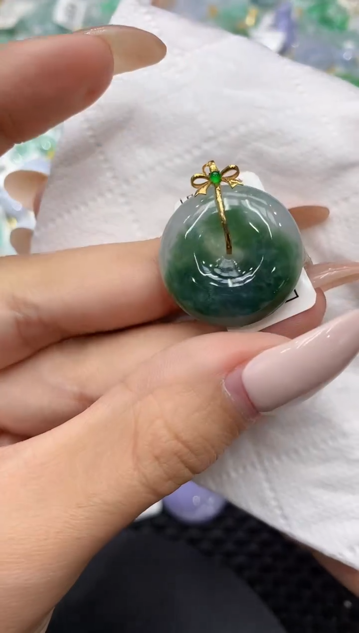 颈饰18K金镶嵌翡翠111111111111