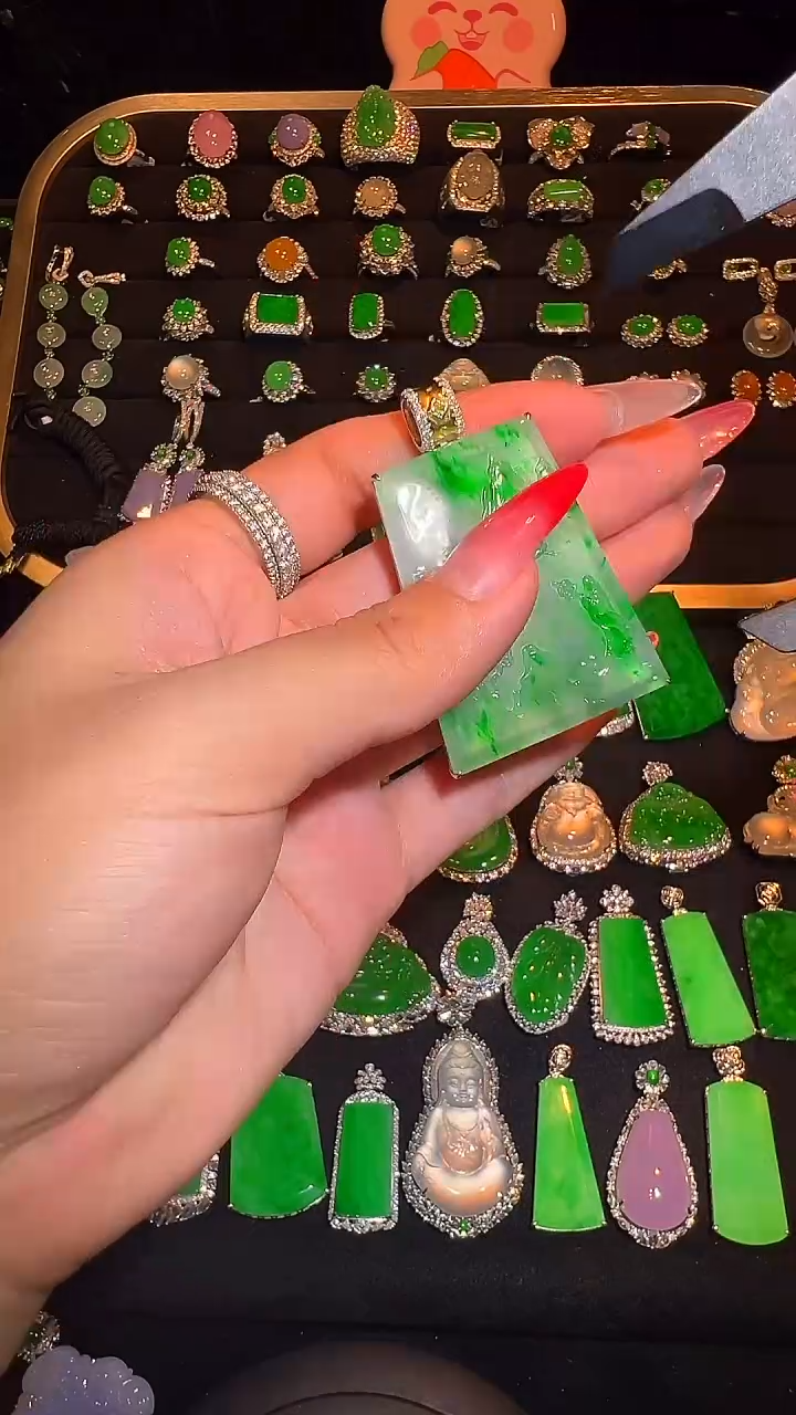 吊坠(不含链)18K金镶嵌翡翠吊坠