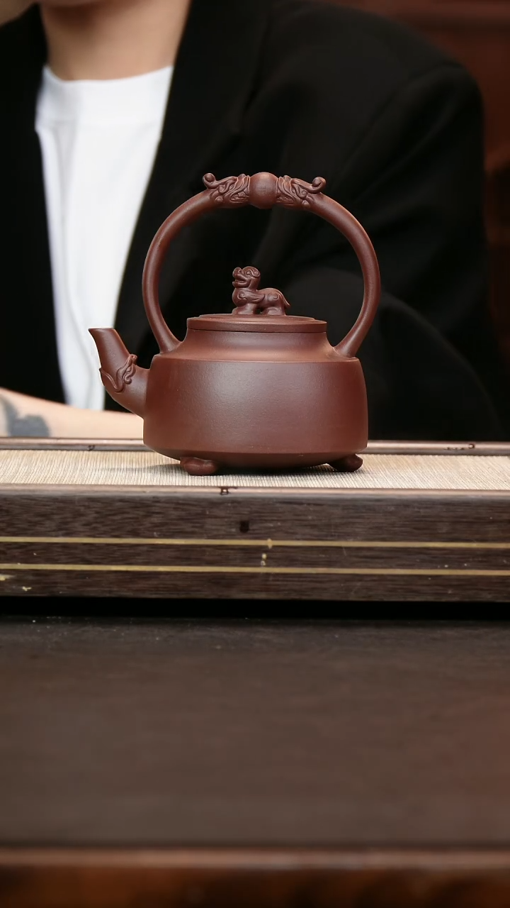 茶壶紫砂不*归原矿紫泥 提梁壶