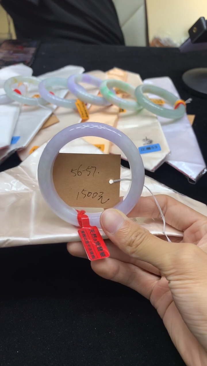 未镶嵌手镯翡翠（48小时鉴赏）