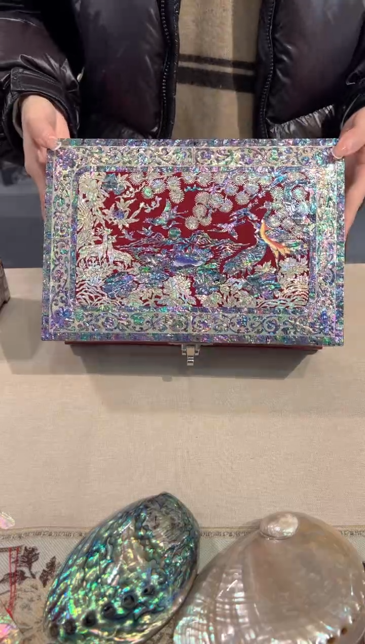 【闪购商品】鱼锁绒布底全满螺弘贝雅螺钿漆器文化馆