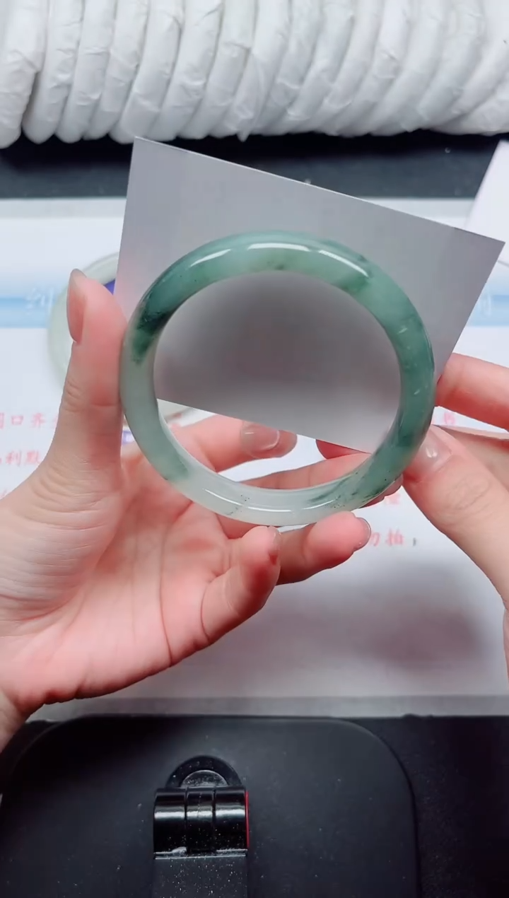 【闪购商品】石英质玉手镯未镶嵌75#60.7