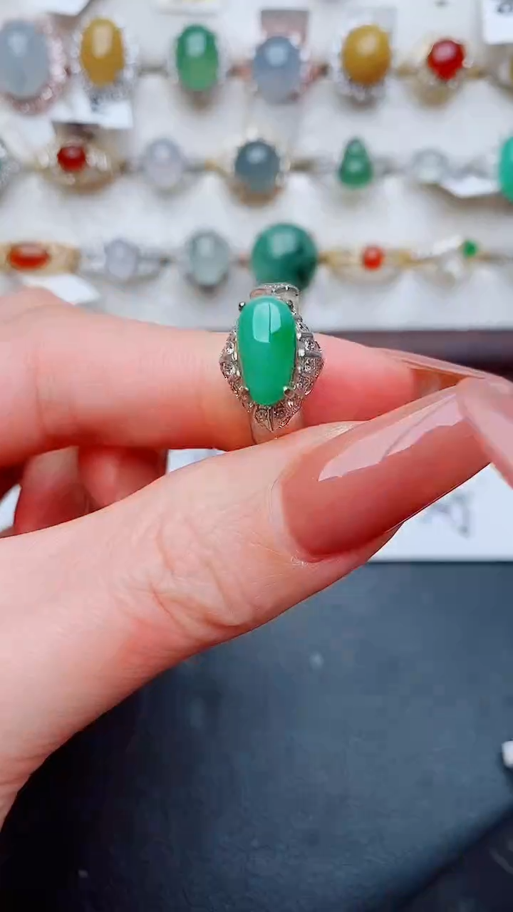 未镶嵌戒指翡翠...