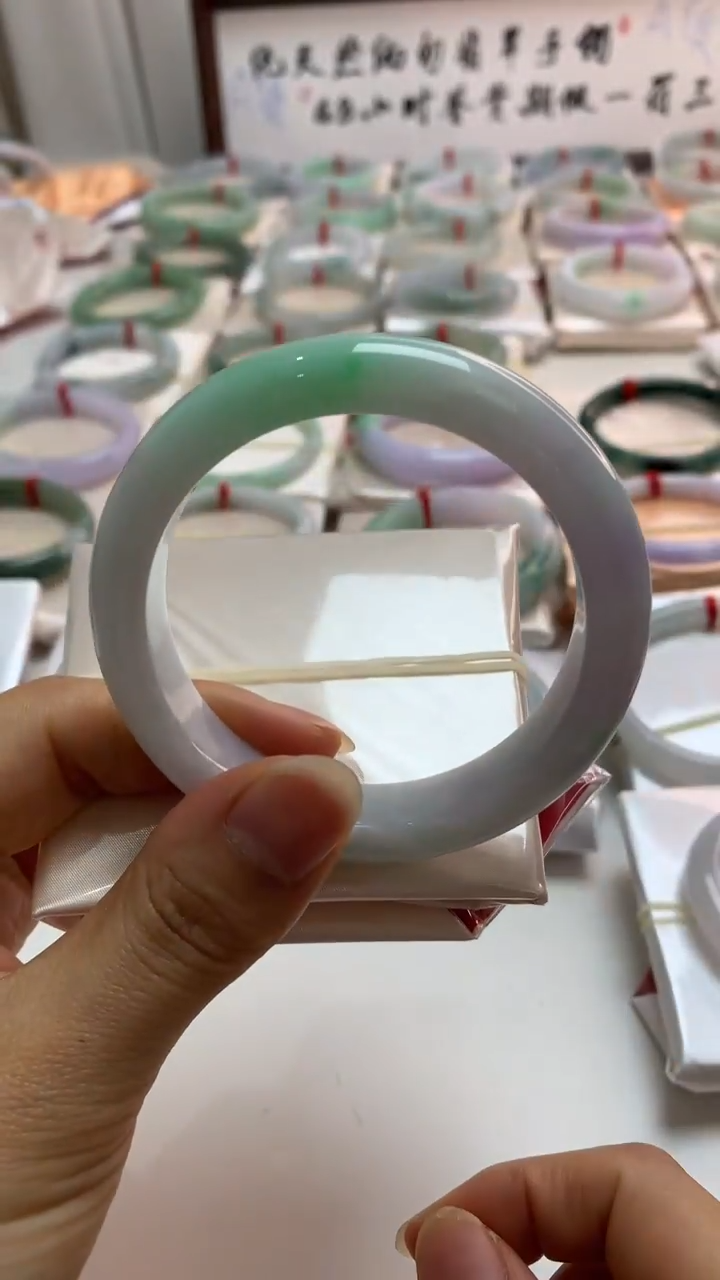 未镶嵌手镯翡翠56.4春彩