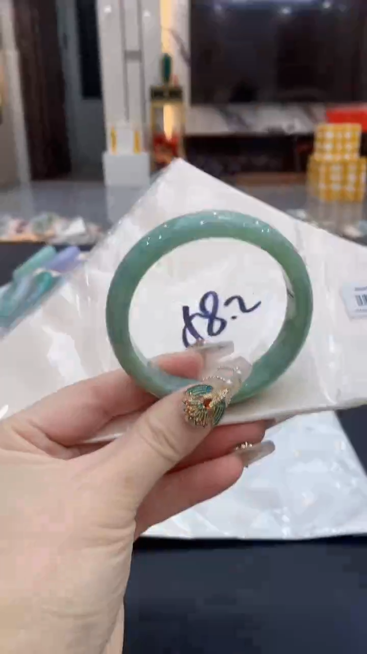 【闪购商品】翡翠手镯未镶嵌0984924603