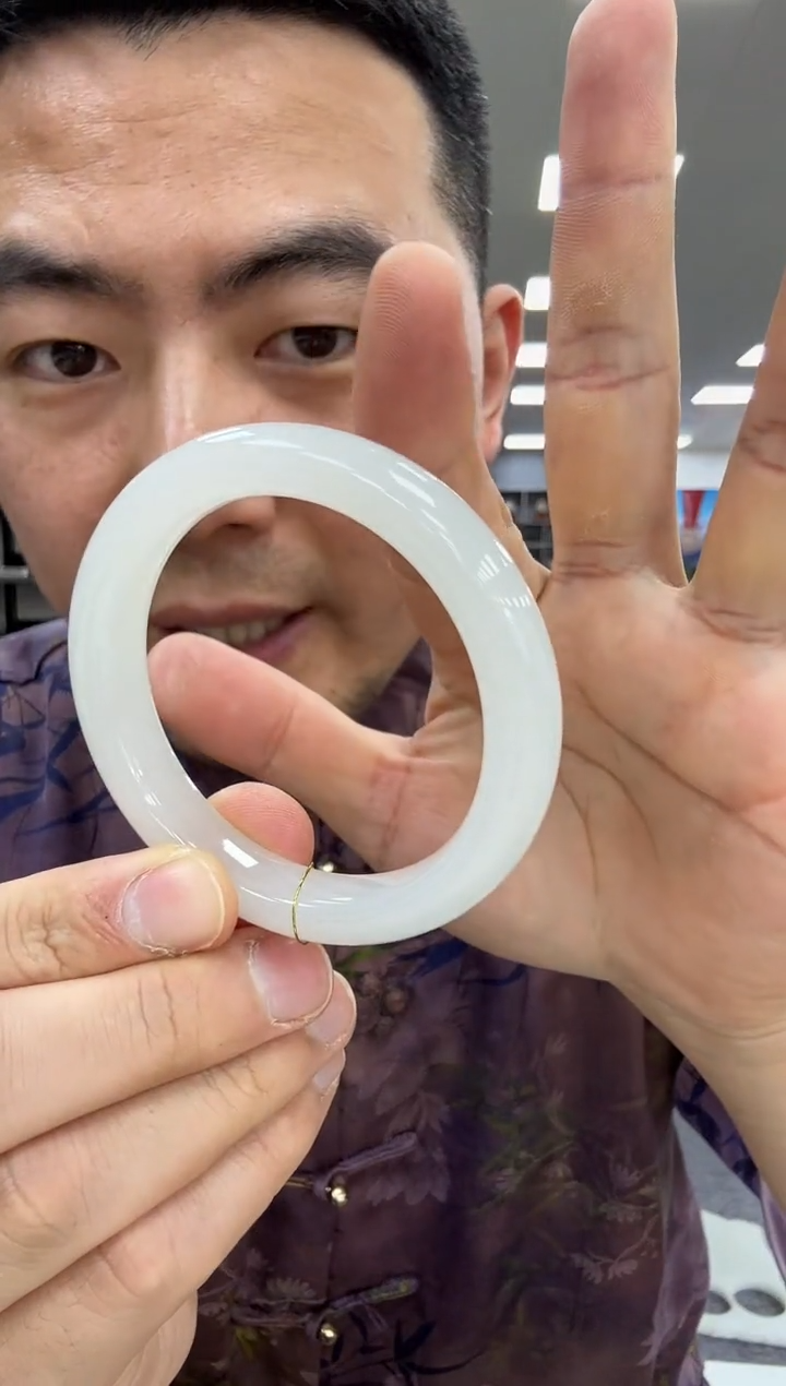 【闪购商品】和田玉手镯未镶嵌54  368