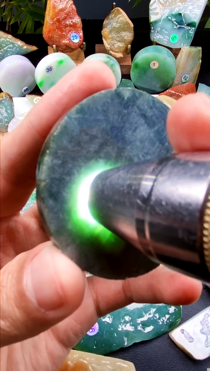 【闪购商品】定制翡翠未镶嵌翡翠