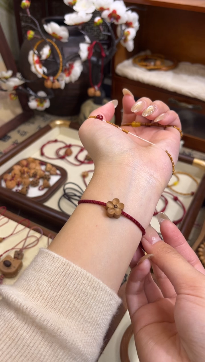 手串桃核【桃缘行】红绳「小花」桃木桃核辟、挡、驱、护 红绳可调节