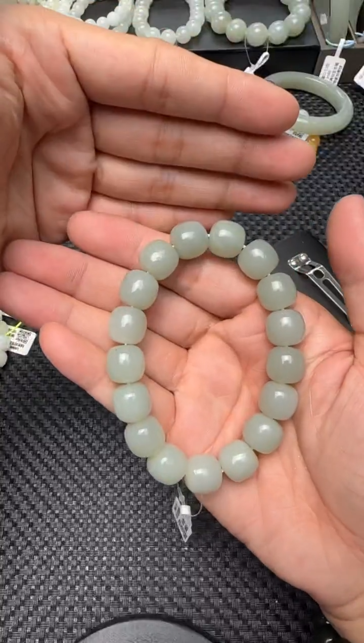 未镶嵌手串和田玉庸**扰青白玉手串卡12x13 有裂