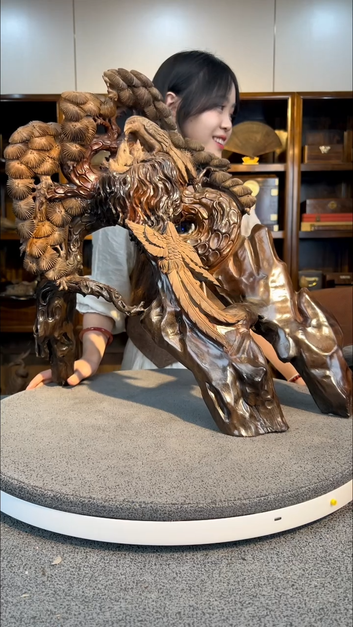 金丝楠木雕款双鸟报喜