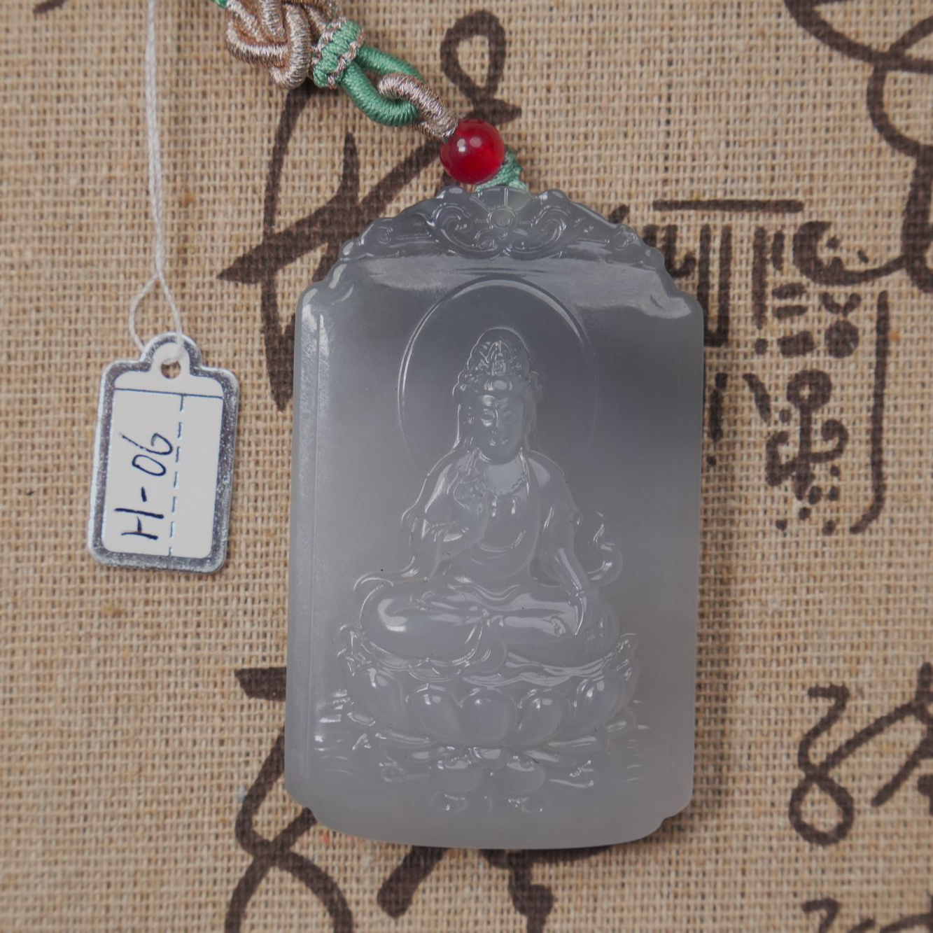 和田玉白加烟紫观音