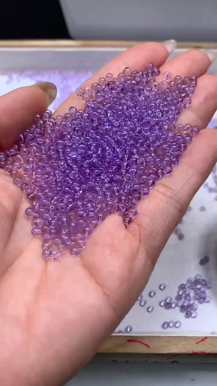 未镶嵌珠宝半成品水晶M734 维多利亚水晶3mm100个8.8元