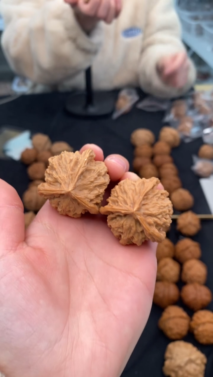 【闪购商品】文玩核桃把件盘山奔37-t055