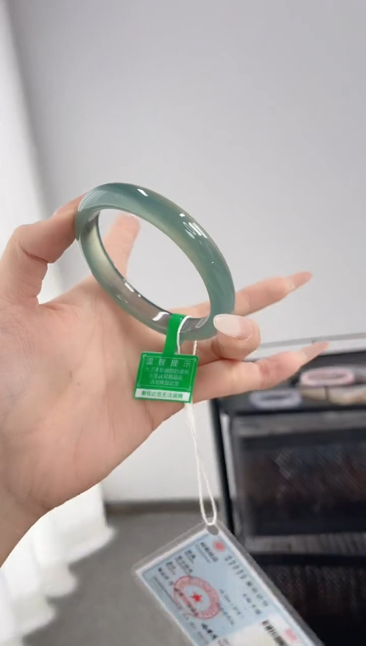 【闪购商品】玛瑙/玉髓手镯未镶嵌58-59圈