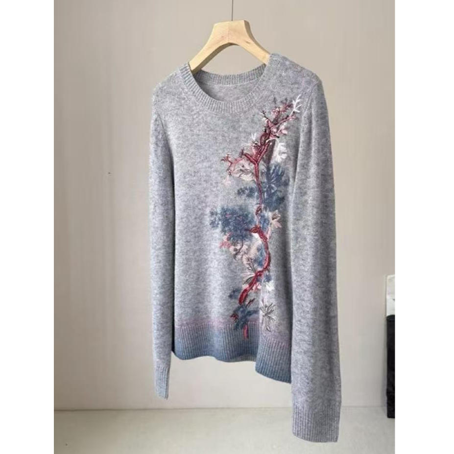 【维姐精选】MQ  小迪家灰色羊绒刺绣圆领针织套头衫MQ2025120903