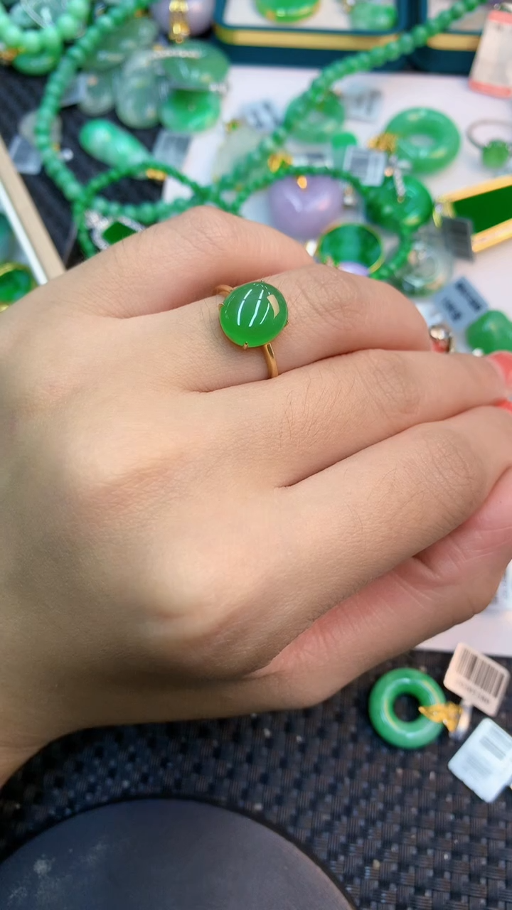 颈饰18K金镶嵌翡翠1