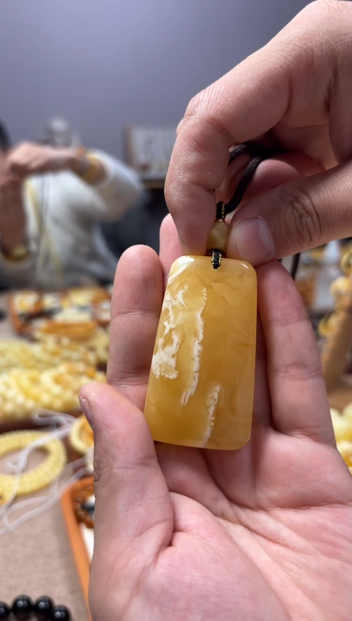 【闪购商品】蜜蜡裸石未镶嵌牌子