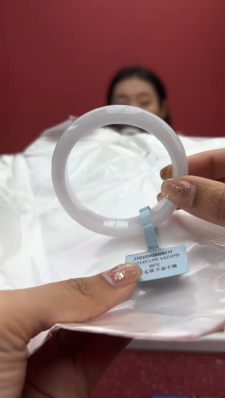 【闪购商品】翡翠手镯未镶嵌37手镯