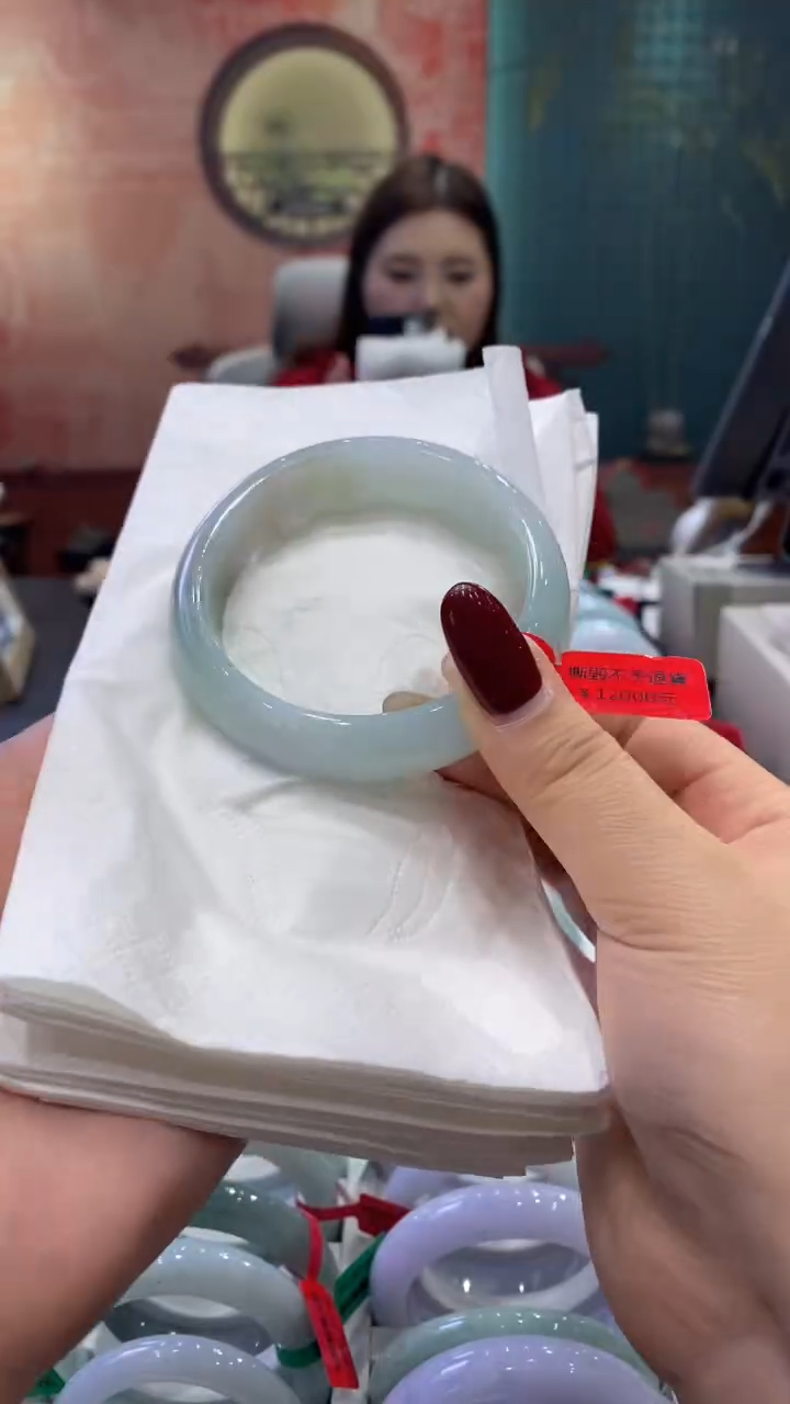 【闪购商品】翡翠手镯未镶嵌多人0017526