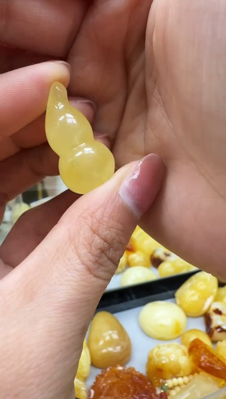 【闪购商品】琥珀裸石未镶嵌配饰