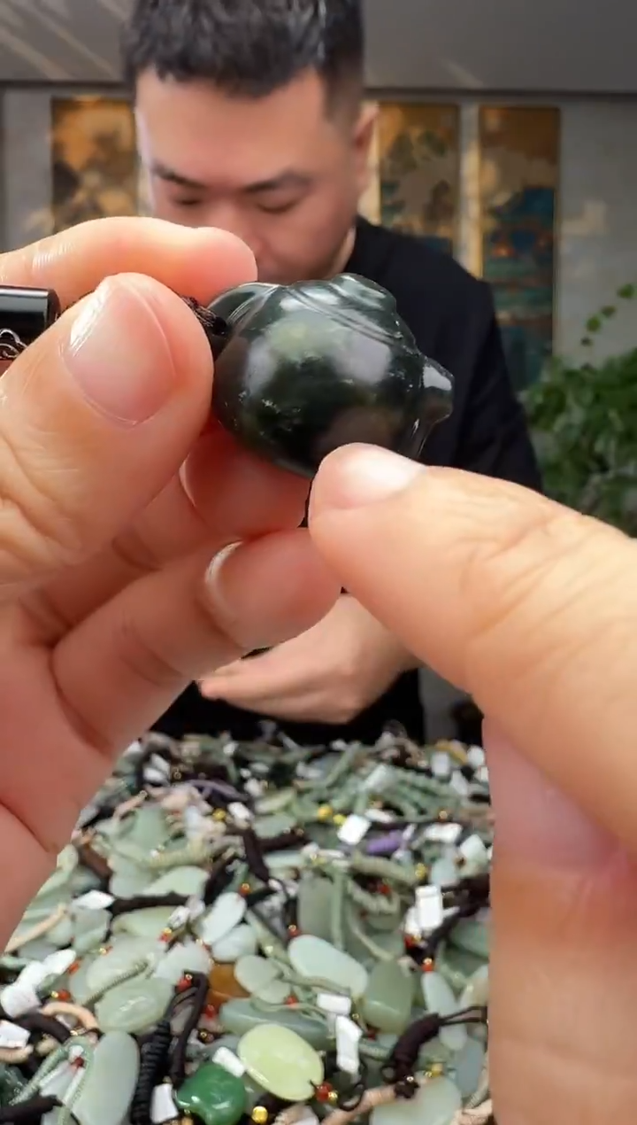 未镶嵌和田玉挂件拍一发一