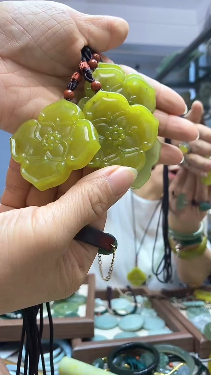 【闪购商品】岫玉吊坠未镶嵌多样性发货其中之一