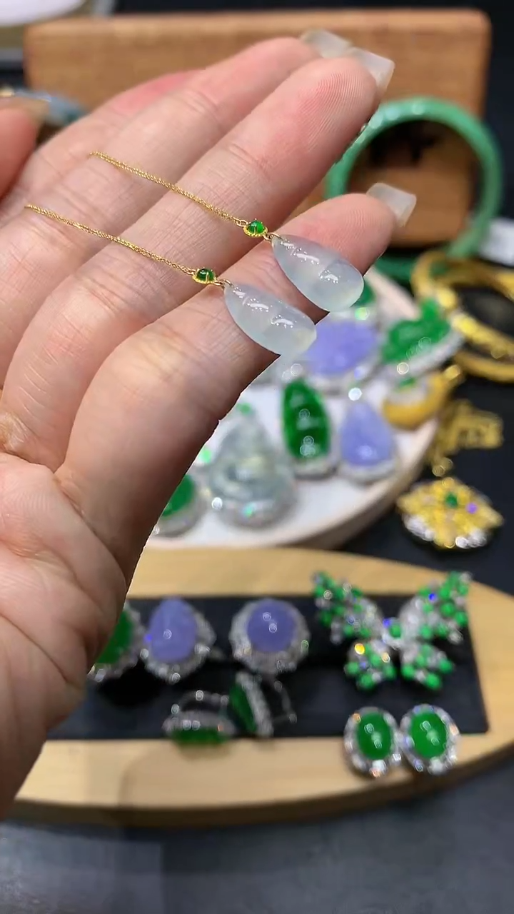 【闪购商品】翡翠颈饰18K金镶嵌团购