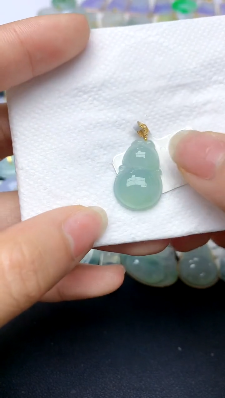 翡翠18K金镶嵌颈饰天然A货翡翠