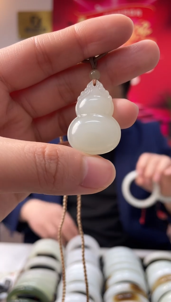 【闪购商品】和田玉颈饰未镶嵌葫芦吊坠随机发一件