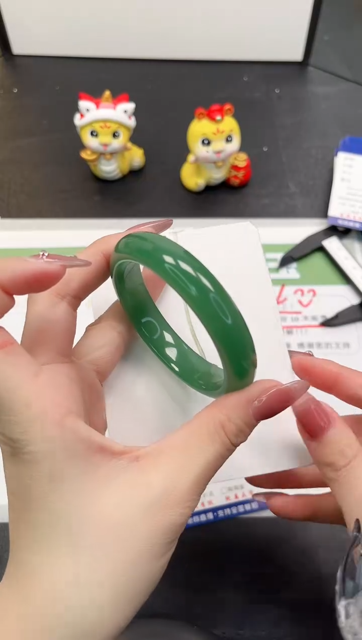 【闪购商品】石英质玉手镯未镶嵌185-56.3