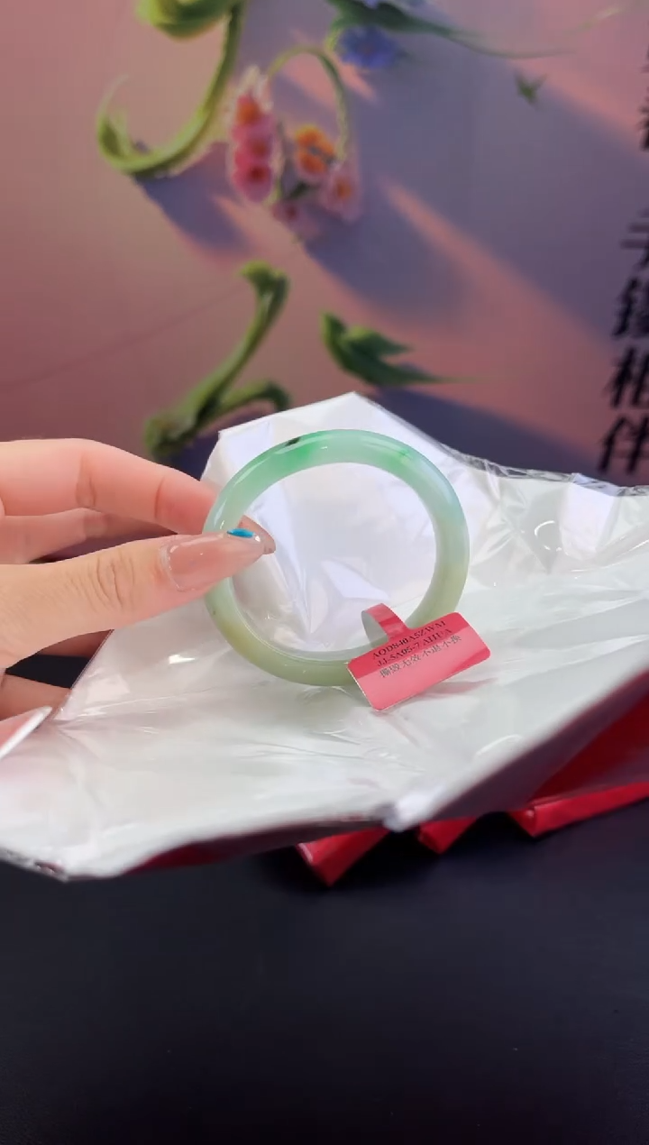 翡翠未镶嵌手镯翡翠手镯