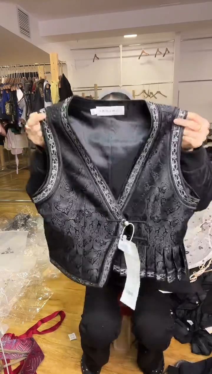 马甲       L码        105-115斤