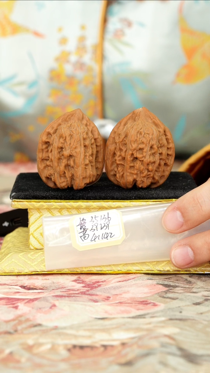 【闪购商品】文玩核桃把件赤龙鸡心