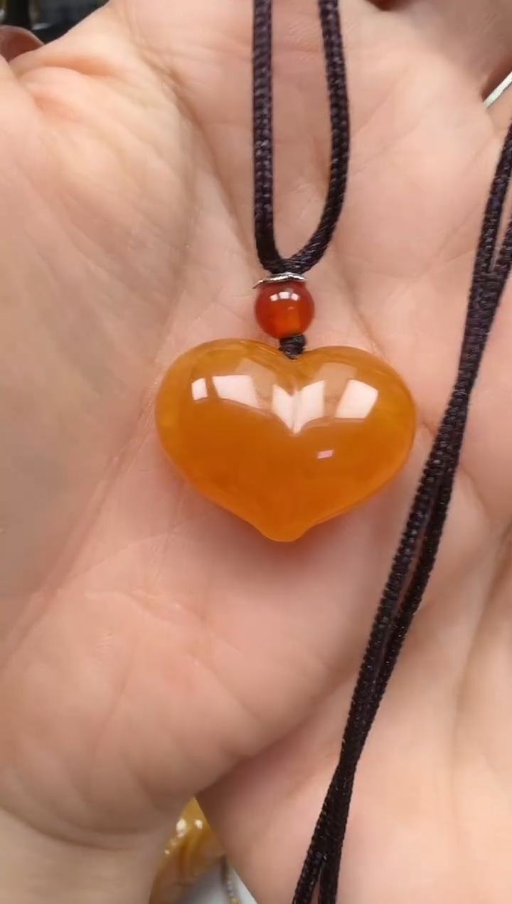 裸石琥珀未镶嵌如图