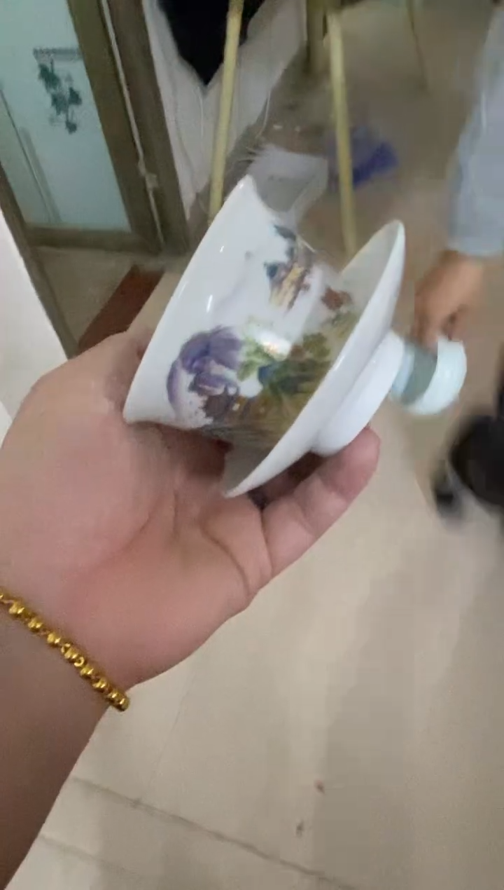 杯子瓷无运费险有瑕疵的摄影的产品有使用过的痕迹有点脏介意勿拍