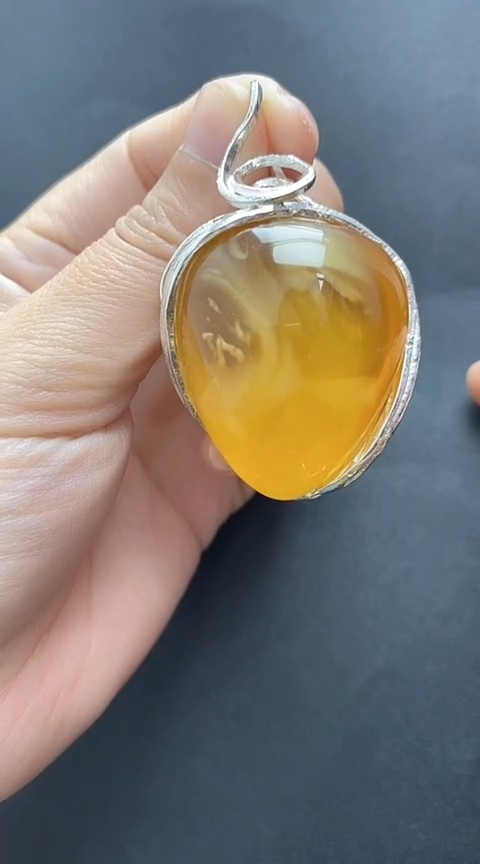 【闪购商品】琥珀裸石银S925镶嵌蜜蜡吊坠
