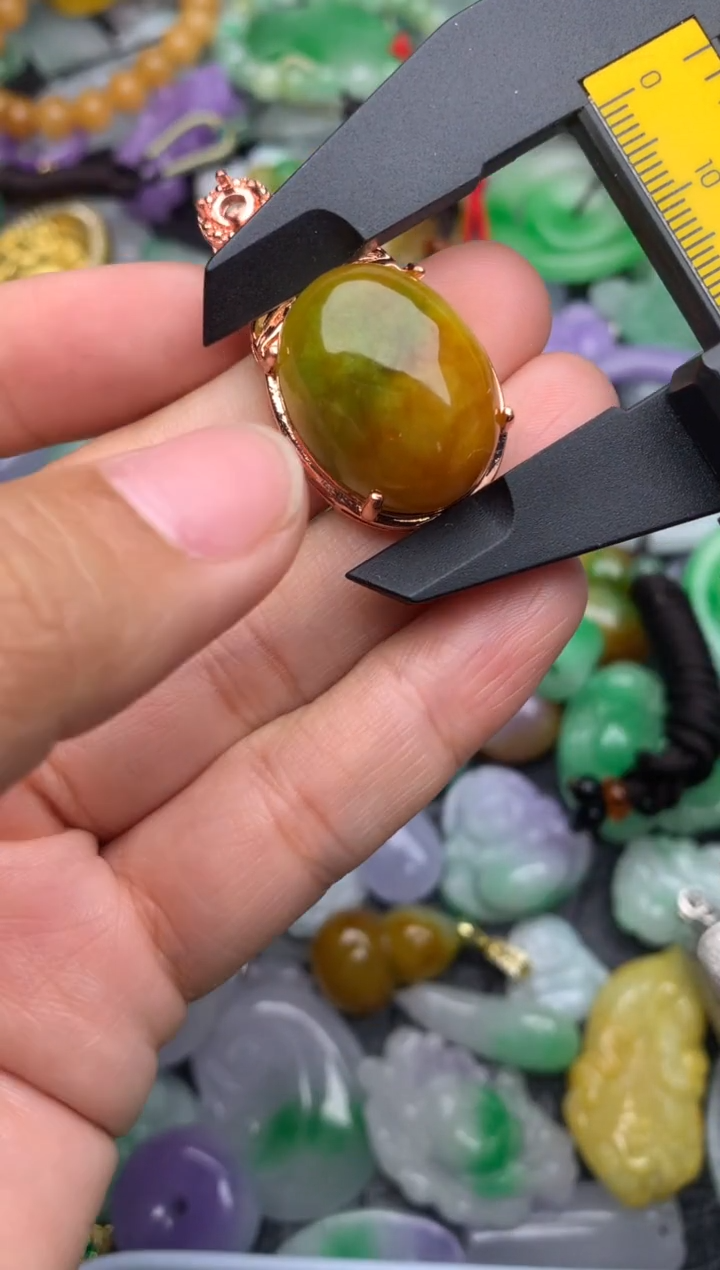 颈饰未镶嵌翡翠缅甸翡翠吊坠