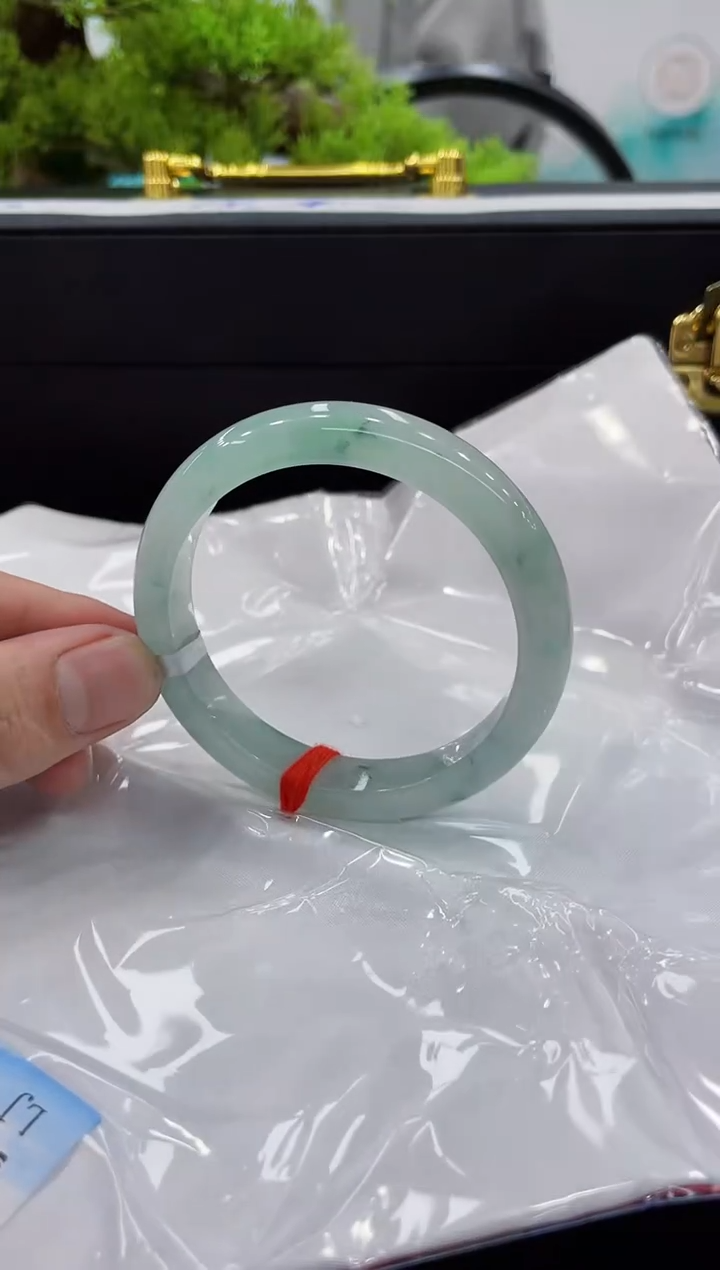 【闪购商品】翡翠手镯未镶嵌手镯