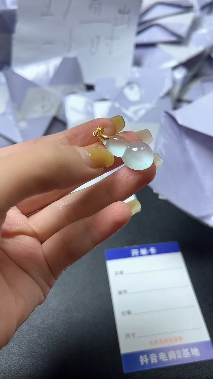 翡翠未镶嵌颈饰时尚女士精品吊坠