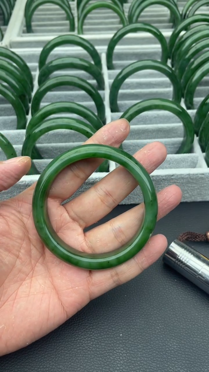 未镶嵌手镯和田玉（碧玉）66-63.6