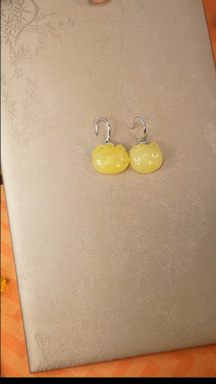 【闪购商品】琥珀耳饰银S925镶嵌耳饰