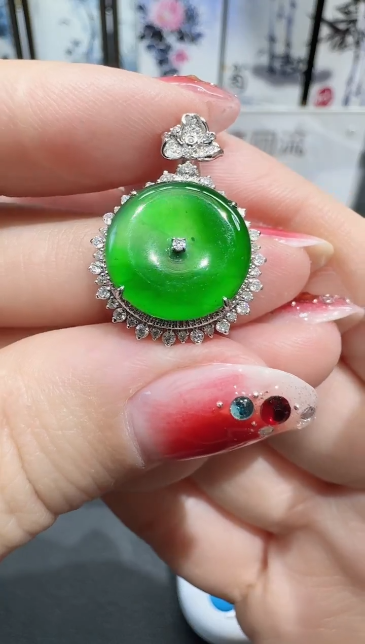 18K金镶嵌戒指翡翠果*寄售回流，24小时鉴赏期