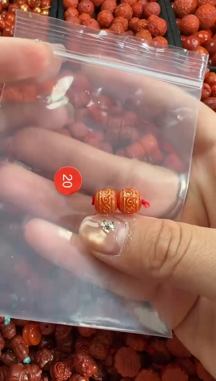 南红玛瑙未镶嵌颈饰1