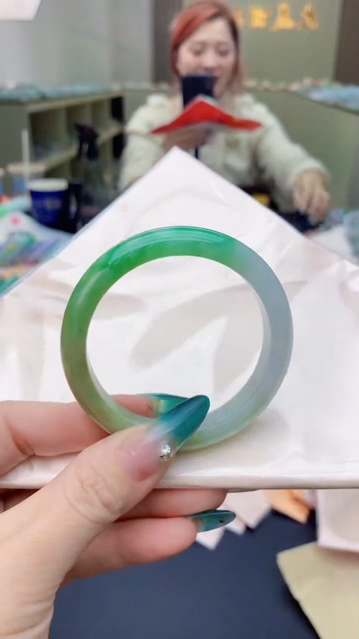 【闪购商品】翡翠手镯未镶嵌0783464000