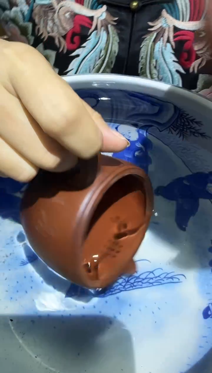 壶底槽青汉瓦紫砂壶