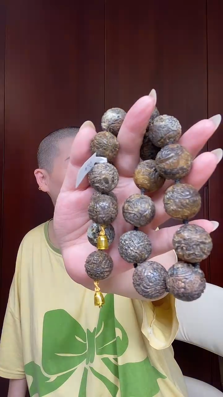 琥珀项链未镶嵌喀****）项链