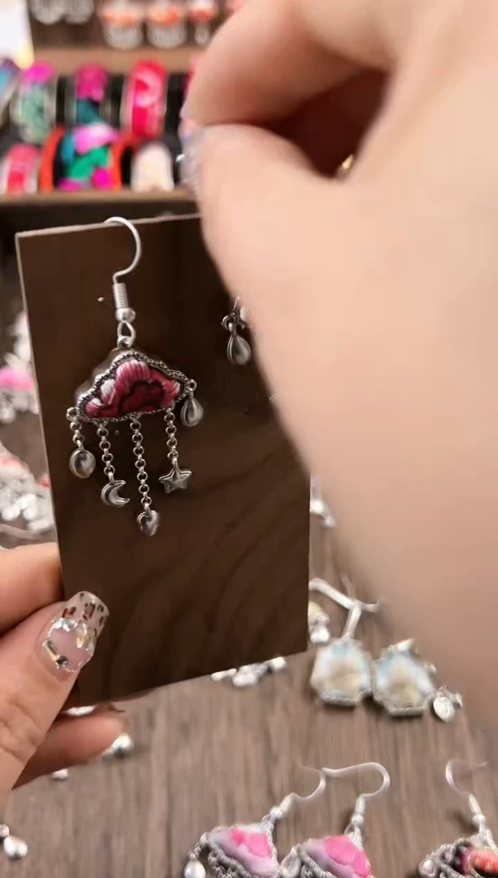 【闪购商品】织绣民族风老绣饰品241