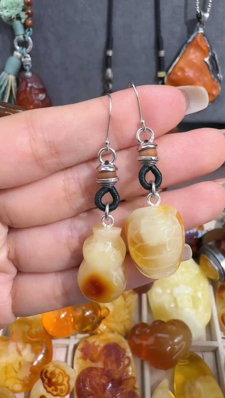 裸石琥珀未镶嵌上**轩琥珀