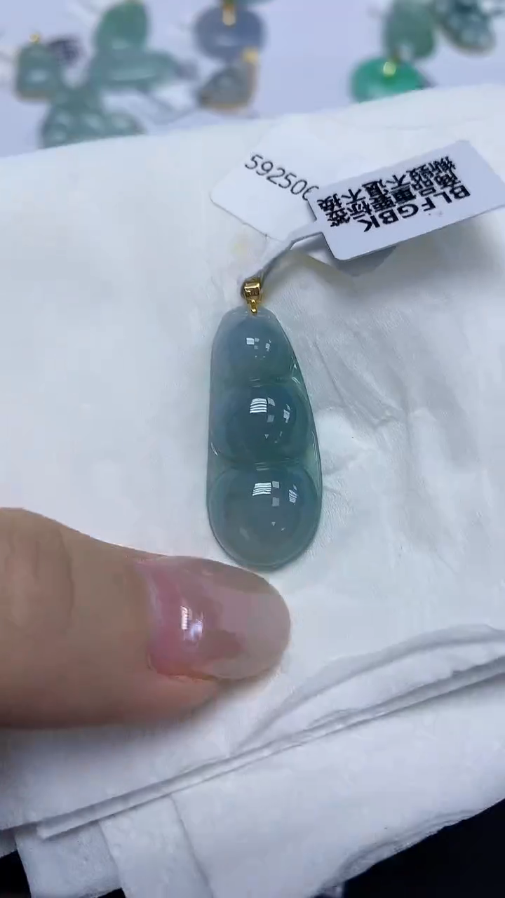 翡翠18K金镶嵌颈饰天然缅甸翡翠A货